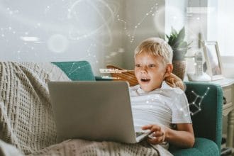Dependența de tehnologie – Cum ne afectează cu adevărat și ce putem face?